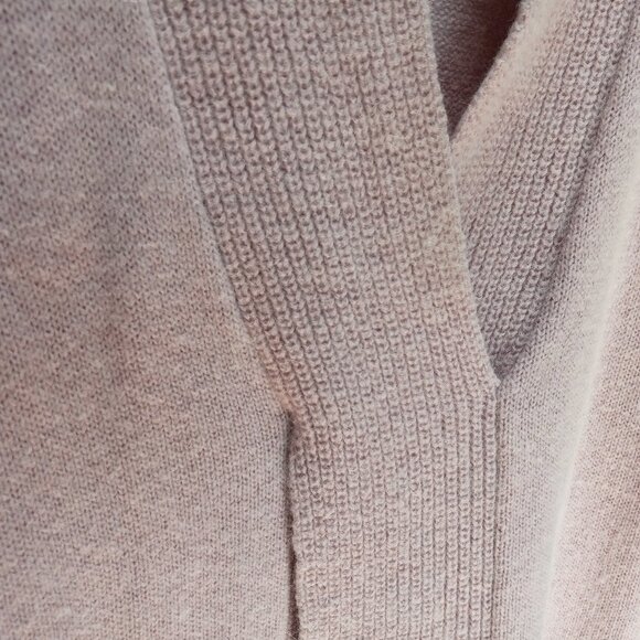 Soft Surroundings Dusty Mauve Fuzzy Knit V-Neck Sweater Sz-M (T-399) - Picture 8 of 12